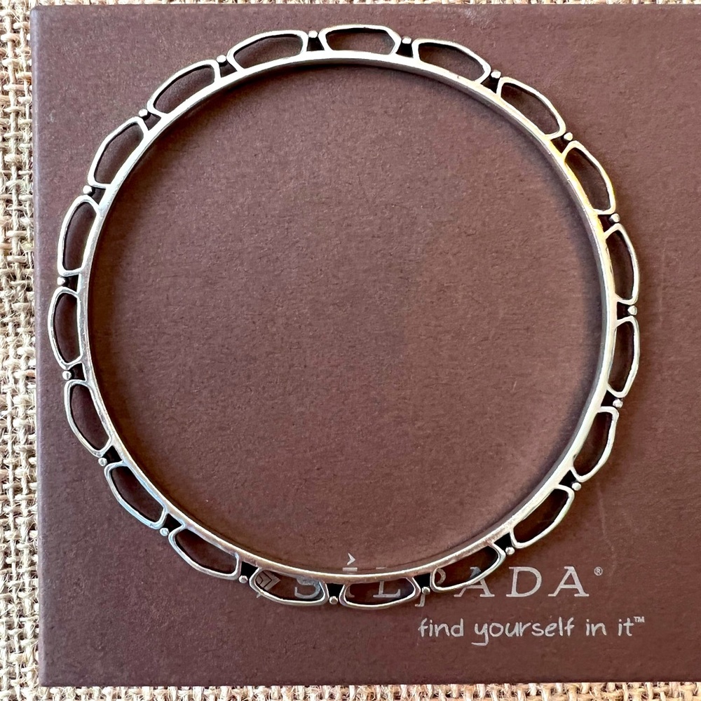 Silpada .925 Sterling Silver Infinity Charm Bracelet Bangle